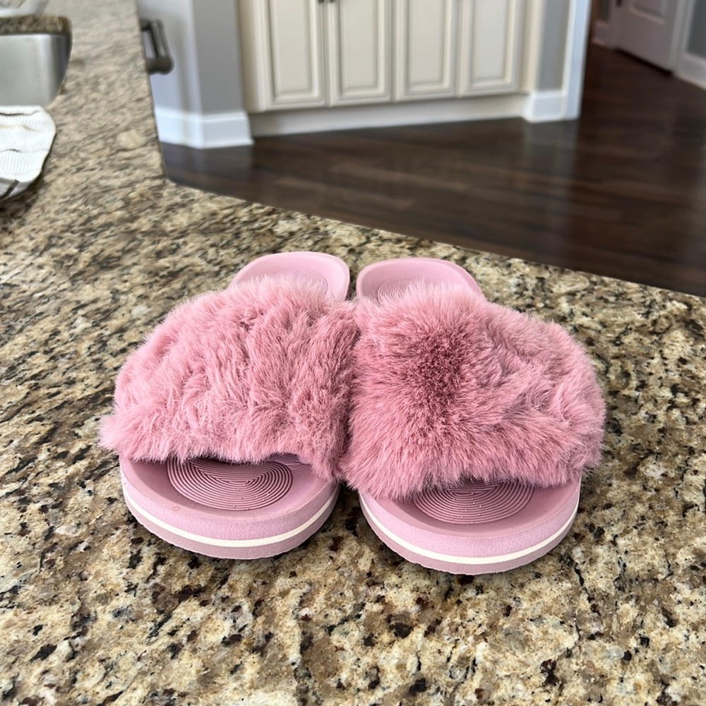Women’s bedroom slippers!